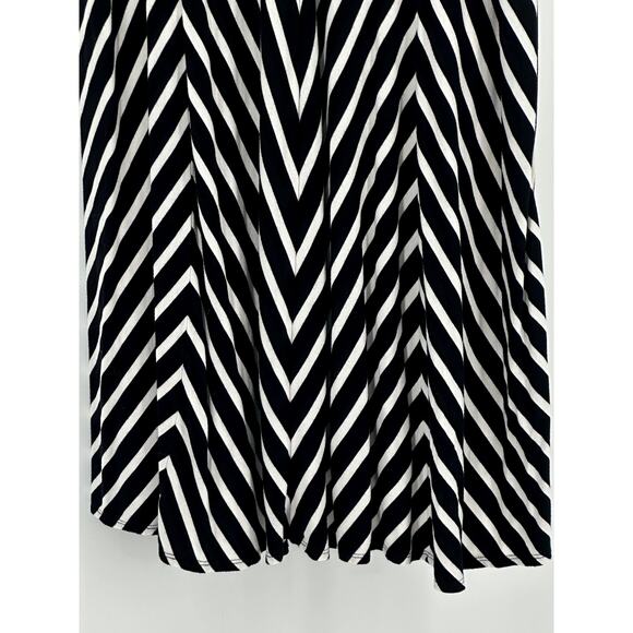 Women’s Chevron Striped Swing Dress XL Black and White Sleeveless A-Line Casual - Picture 6 of 8